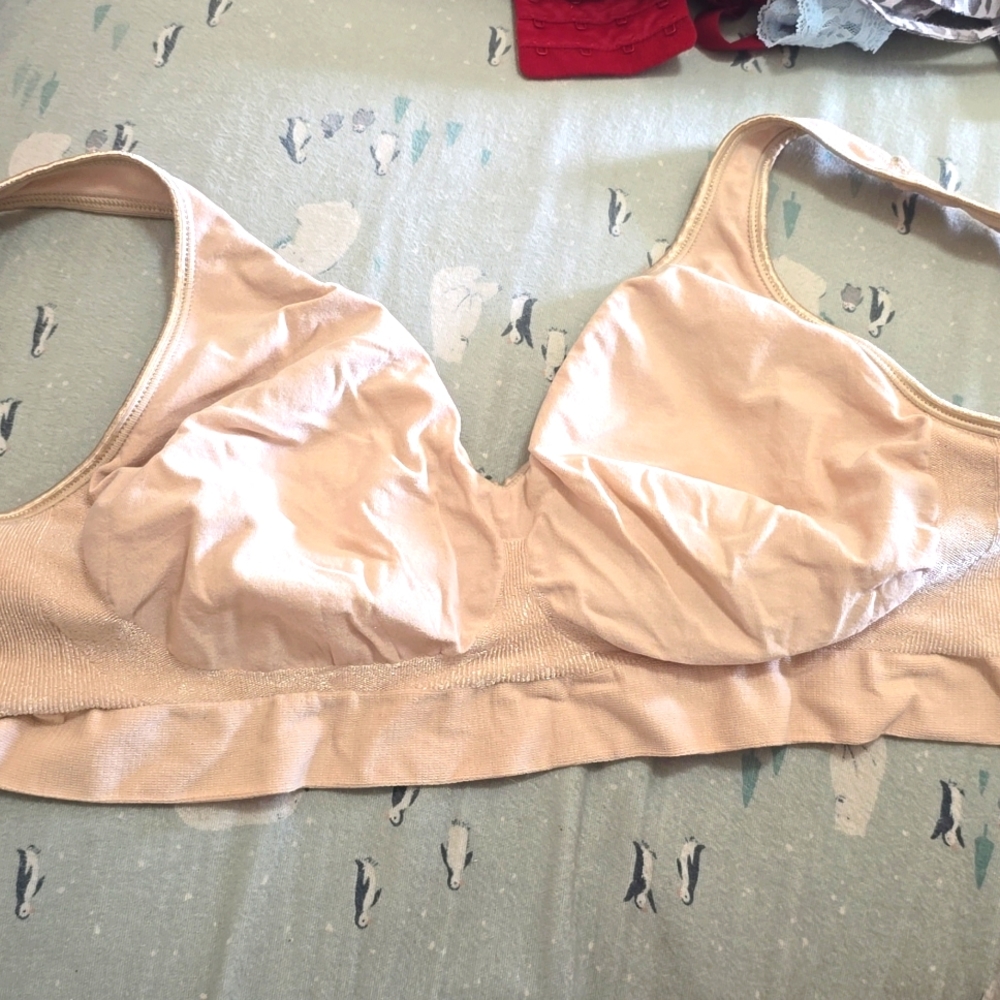 Wireless bralette size large